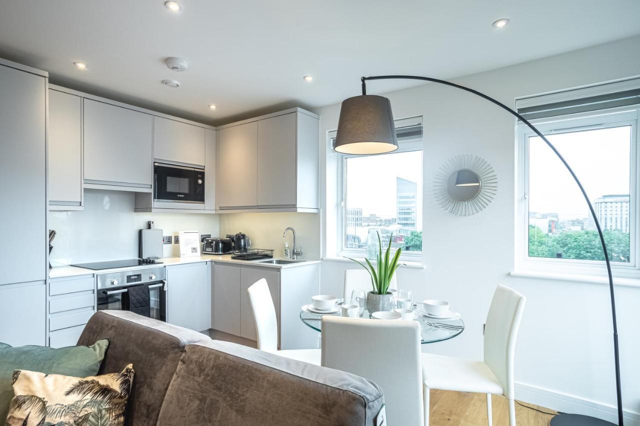 Deluxe Chic 1 2 Bed Apts Near Heathrow Legoland Windsor Slough Exterior foto