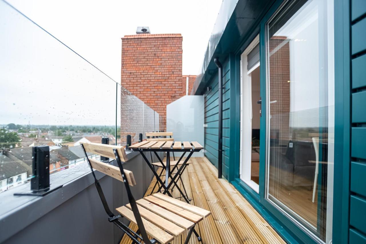 Deluxe Chic 1 2 Bed Apts Near Heathrow Legoland Windsor Slough Exterior foto