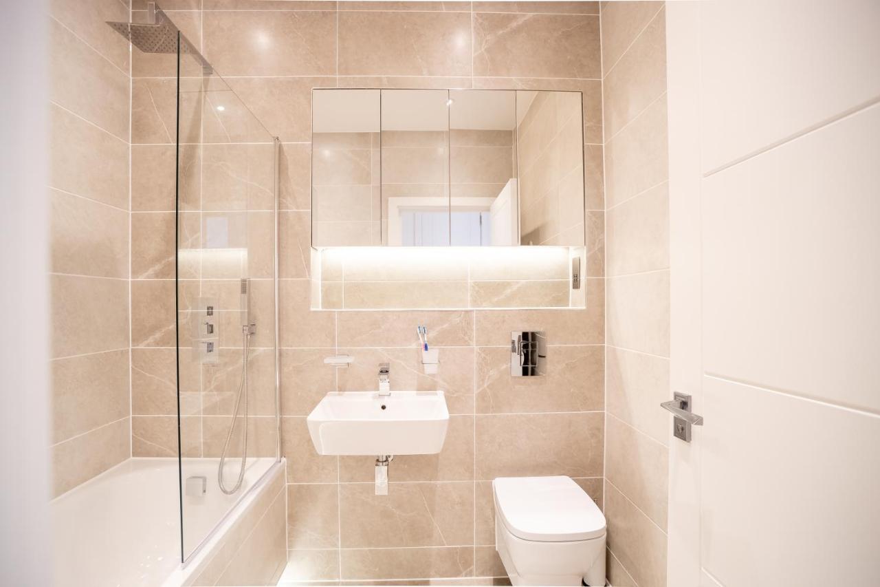 Deluxe Chic 1 2 Bed Apts Near Heathrow Legoland Windsor Slough Exterior foto