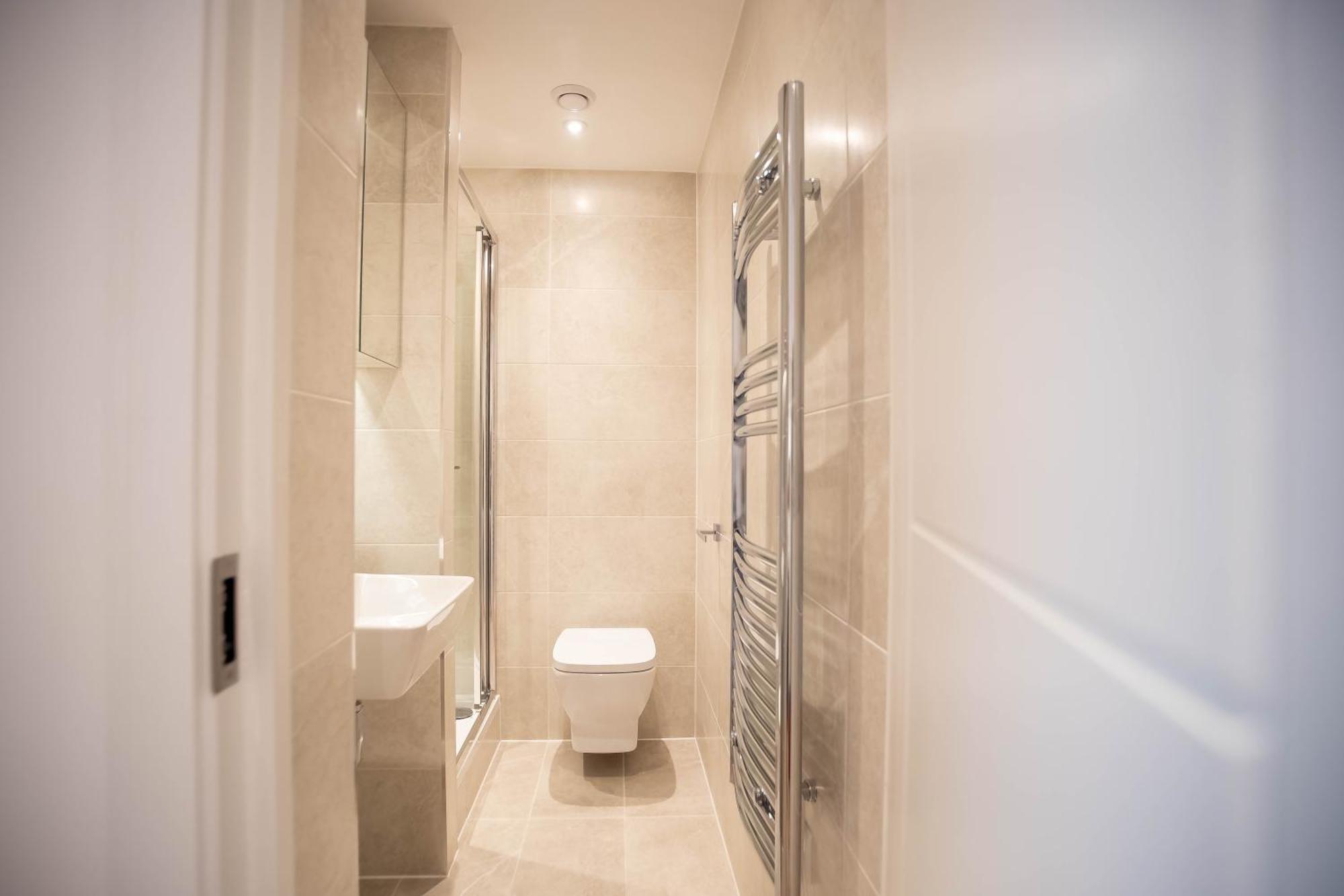 Deluxe Chic 1 2 Bed Apts Near Heathrow Legoland Windsor Slough Exterior foto