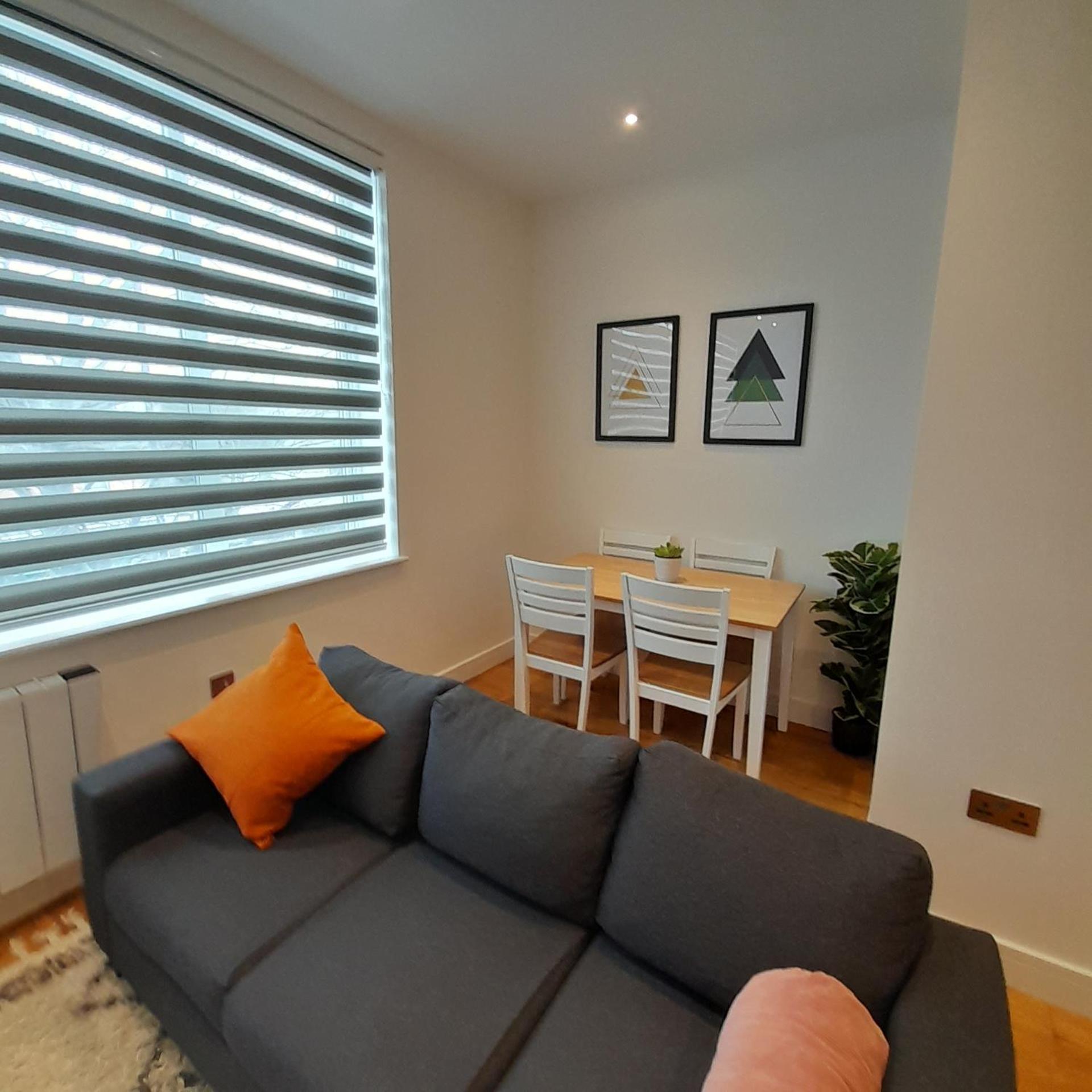 Deluxe Chic 1 2 Bed Apts Near Heathrow Legoland Windsor Slough Exterior foto