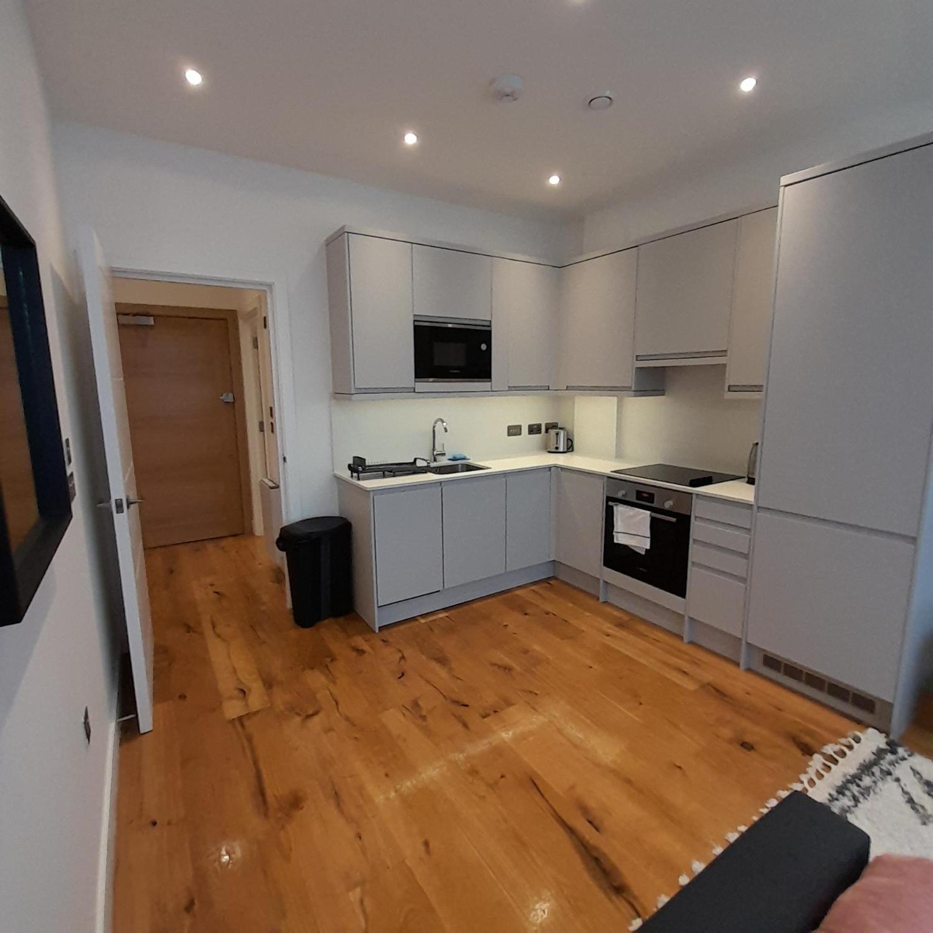 Deluxe Chic 1 2 Bed Apts Near Heathrow Legoland Windsor Slough Exterior foto
